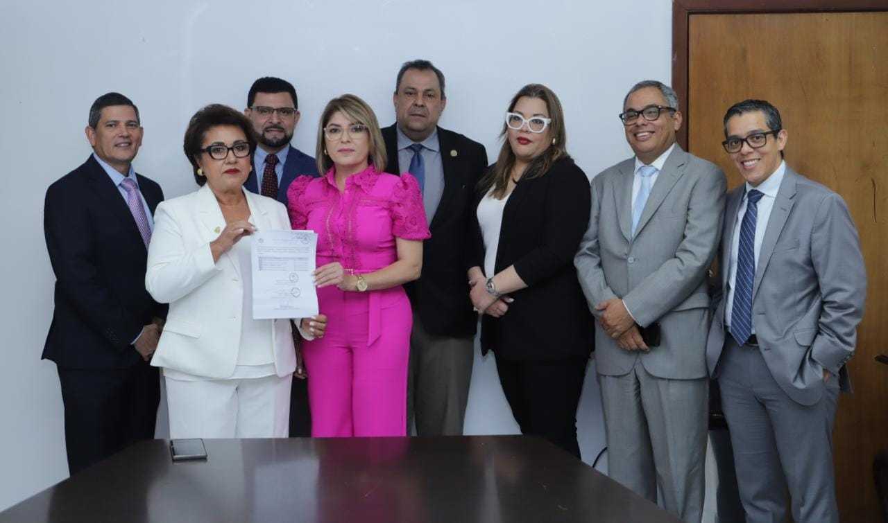 Junta Proponente entregó al Congreso Nacional los nombres de los cinco postulantes para ser fiscal general y adjunto de la República